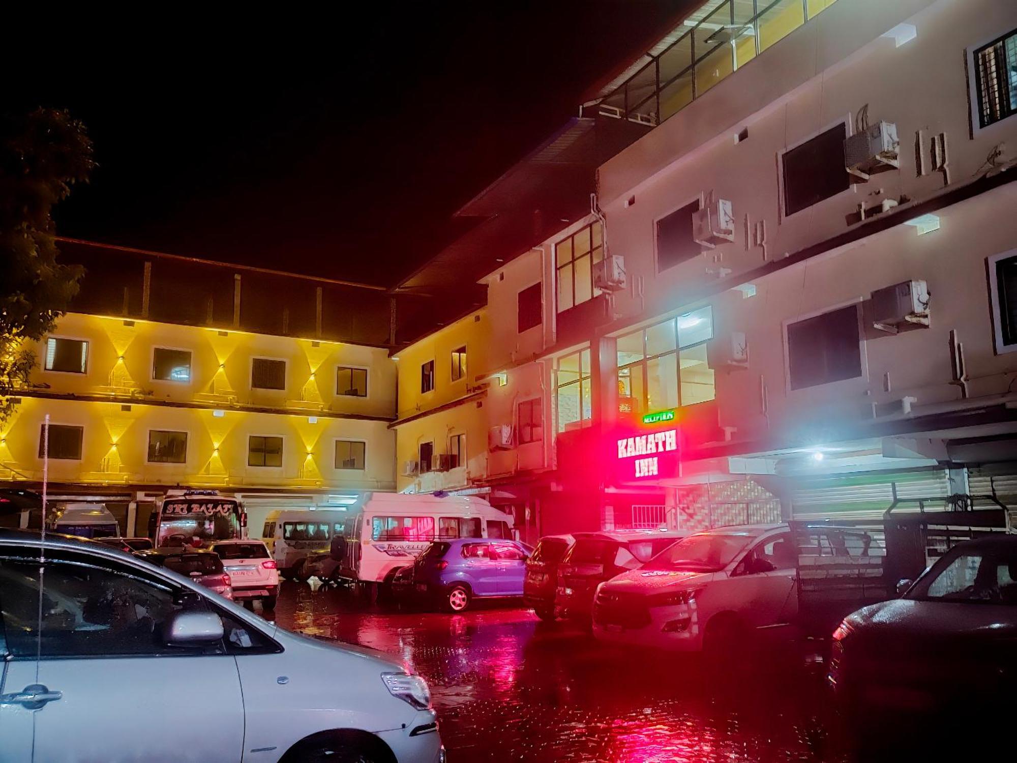 Māvalli Kamath Inn מראה חיצוני תמונה
